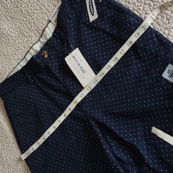 NWT Old Navy Size 32 Ultimate Slim Built-In Flex 10" Inseam Navy Polk Dot Shorts - Picture 8 of 13